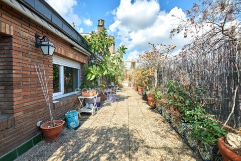 Takvåning till salu i Barcelona, Spanien 4 sovrum, 188 kvm. Nr. 157708 - foto 23