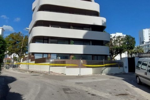 Apartamento en venta en Benalmádena, Málaga, España 2 dormitorios, 99 m2 No. 137350 - foto 1