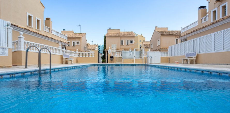 Villa in Guardamar del Segura, Alicante, Spanien 2 Schlafzimmer, 160 m2 Nr. 140123