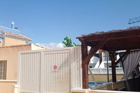 Villetta a schiera in vendita a Pilar de la Horadada, Alicante, Spagna 2 camere da letto, 65 mq. N° 140125 - foto 17