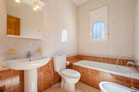 Casa adosada en venta en Alicante, España 3 dormitorios, 78 m2 No. 140125 - foto 15
