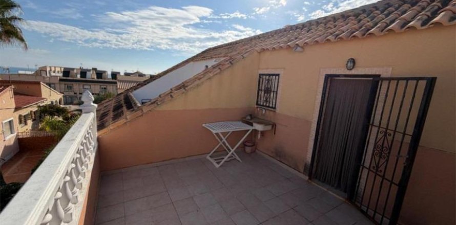Apartment in Torrevieja, Alicante, Spain 3 bedrooms, 90 sq.m. No. 140119