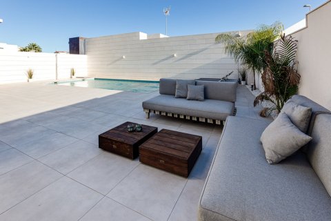 Villa for sale Pilar de la Horadada, Alicante, Spain 3 bedrooms, 117 sq.m. No. 133010 - photo 3
