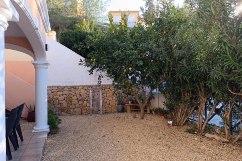 Villa till salu i Calpe, Alicante, Spanien 2 sovrum, 90 kvm. Nr. 180287 - foto 2