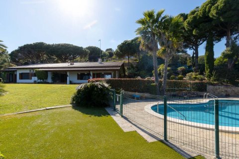 House for sale in Cabrera de Mar, Barcelona, Spain 6 bedrooms, 698 sq.m. No. 177831 - photo 12