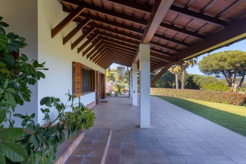 House for sale in Cabrera de Mar, Barcelona, Spain 6 bedrooms, 698 sq.m. No. 177831 - photo 11