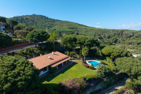 House for sale in Cabrera de Mar, Barcelona, Spain 6 bedrooms, 698 sq.m. No. 177831 - photo 4