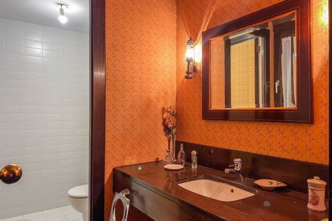 House for sale in Sant Andreu de Llavaneres, Barcelona, Spain 6 bedrooms, 800 sq.m. No. 177833 - photo 26