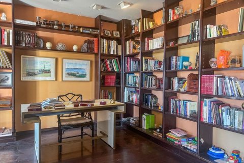 House for sale in Sant Andreu de Llavaneres, Barcelona, Spain 6 bedrooms, 800 sq.m. No. 177833 - photo 16