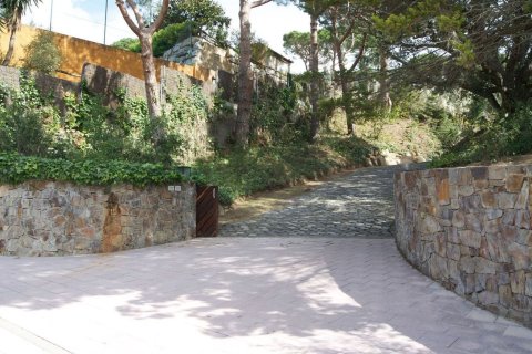 House for sale in Sant Andreu de Llavaneres, Barcelona, Spain 6 bedrooms, 800 sq.m. No. 177833 - photo 4