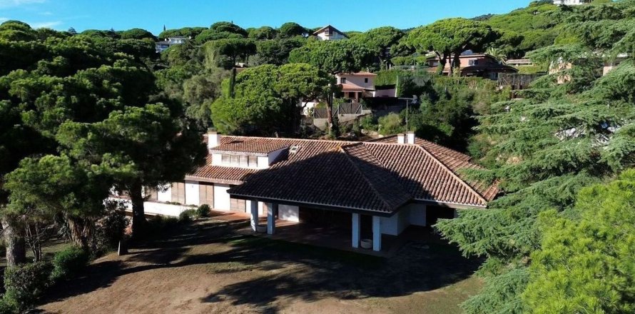 House in Sant Andreu de Llavaneres, Barcelona, Spain 6 bedrooms, 800 sq.m. No. 177833