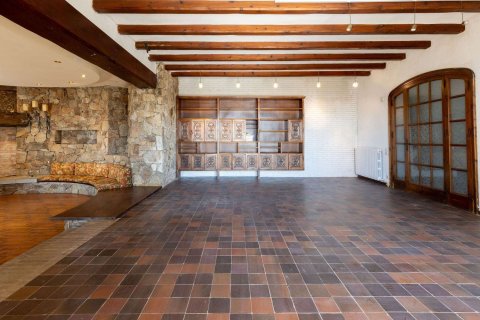 House for sale in Barcelona, Spain 10 bedrooms, 581 sq.m. No. 177832 - photo 19