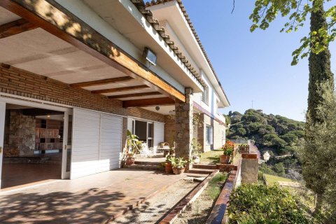 House for sale in Barcelona, Spain 10 bedrooms, 581 sq.m. No. 177832 - photo 12