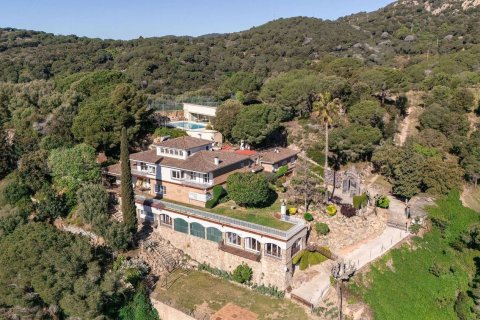 House for sale in Barcelona, Spain 10 bedrooms, 581 sq.m. No. 177832 - photo 3