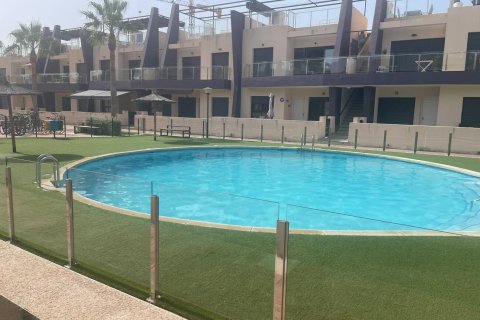 Apartment for sale in Torre de la Horadada, Alicante, Spain 2 bedrooms,  No. 194913 - photo 2