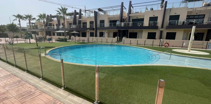 Apartment in Torre de la Horadada, Alicante, Spain 2 bedrooms,  No. 194913