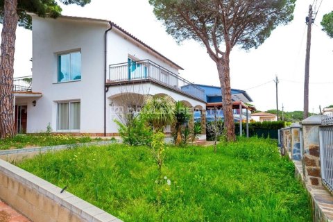 Dom w Platja D'aro, Girona, Hiszpania 5 sypialni, 236 mkw. nr 176953 – zdjęcie 3