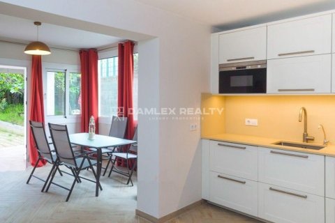 Dom w Platja D'aro, Girona, Hiszpania 5 sypialni, 236 mkw. nr 176953 – zdjęcie 8