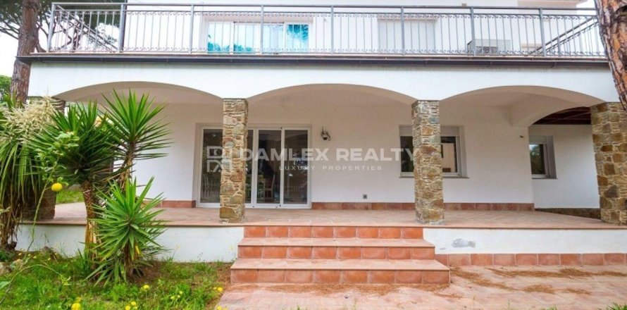 Dom w Platja D'aro, Girona, Hiszpania 5 sypialni, 236 mkw. nr 176953