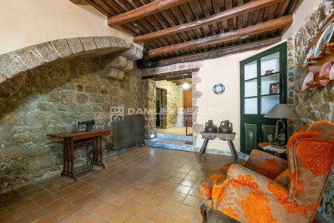 Dom w Girona, Hiszpania 7 sypialni, 983 mkw. nr 176951 – zdjęcie 17