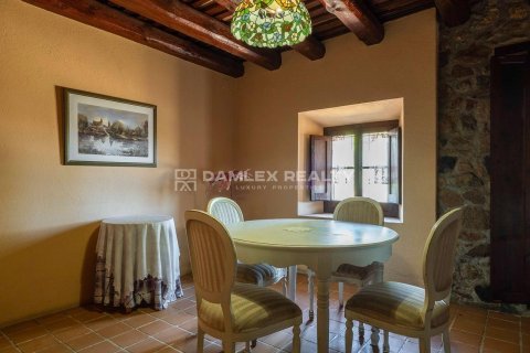 Dom w Girona, Hiszpania 7 sypialni, 983 mkw. nr 176951 – zdjęcie 24