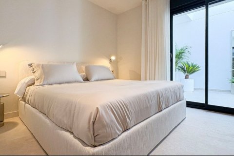 Продажа виллы в Сьюдад Кесада, Аликанте, Испания 4 спальни, 245м2 №145436 - фото 13