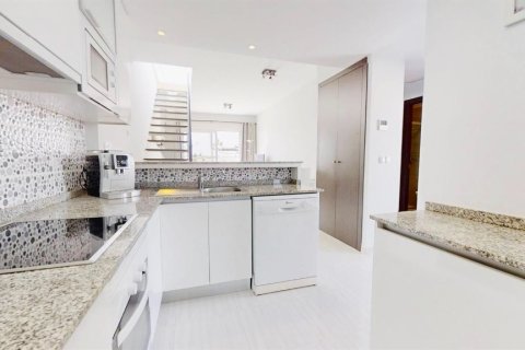 Huoneisto myytävänä Punta Prima, Alicante, Espanja, 2 makuuhuonetta, 75 m2 No. 145435 - kuva 23