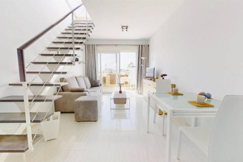 Huoneisto myytävänä Punta Prima, Alicante, Espanja, 2 makuuhuonetta, 75 m2 No. 145435 - kuva 15