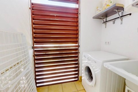 Huoneisto myytävänä Punta Prima, Alicante, Espanja, 2 makuuhuonetta, 75 m2 No. 145435 - kuva 7