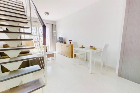 Huoneisto myytävänä Punta Prima, Alicante, Espanja, 2 makuuhuonetta, 75 m2 No. 145435 - kuva 14