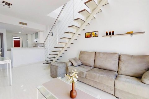 Huoneisto myytävänä Punta Prima, Alicante, Espanja, 2 makuuhuonetta, 75 m2 No. 145435 - kuva 17