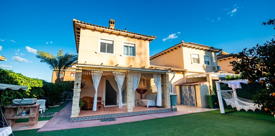 Villa Alicante, Spānijā 4 istabas, 100 m2 Nr. 144622