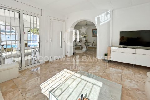 Продажа дома в Эмпуриабрава, Герона, Испания 4 спальни, 252м2 №157703 - фото 3
