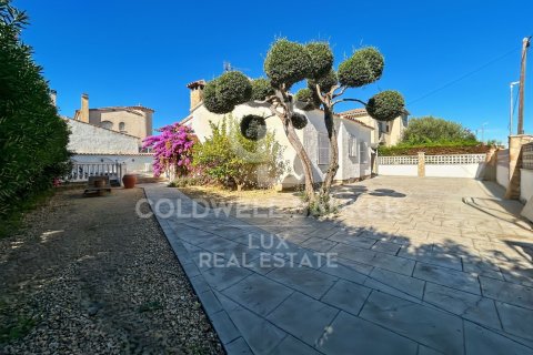 Продажа дома в Эмпуриабрава, Герона, Испания 4 спальни, 252м2 №157703 - фото 2