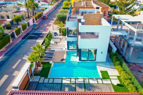 Продажа виллы в Торревьеха, Аликанте, Испания 4 спальни, 200м2 №145541 - фото 12