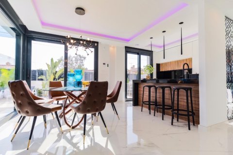 Продажа виллы в Торревьеха, Аликанте, Испания 4 спальни, 200м2 №145541 - фото 3