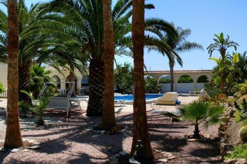 Finca till salu i Daya Vieja, Alicante, Spanien 6 sovrum, 246 kvm. Nr. 145545 - foto 10