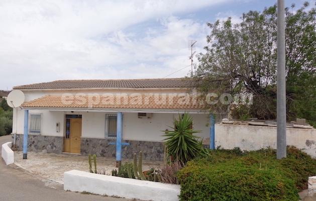 Hus i Albox, Almeria, Spanien 3 sovrum, 160 kvm. Nr. 184039