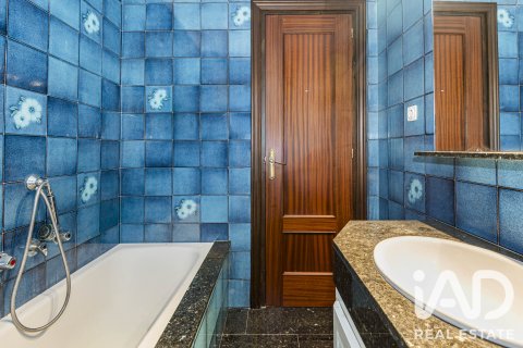 Сasa en venta en Vilanova i la Geltrú, Barcelona, España 513 m2 No. 193458 - foto 17