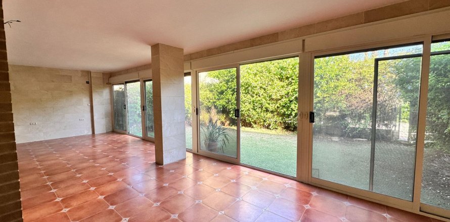 Terreno a Alicante, Spagna 3 camere da letto, 200 mq. N° 165628