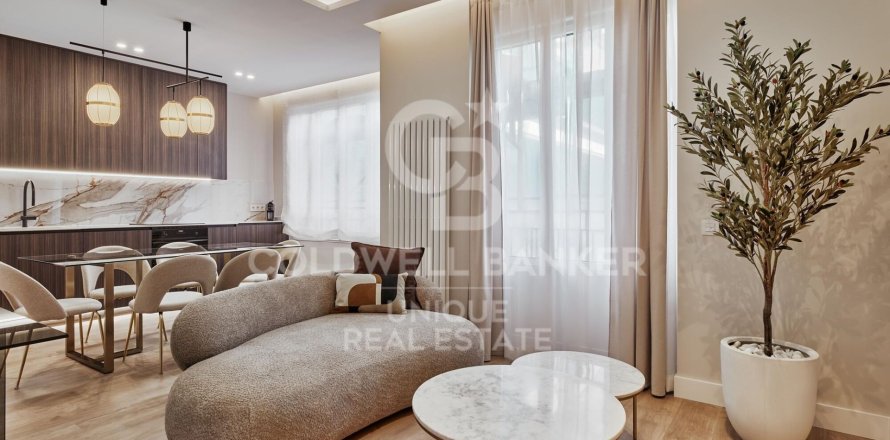 Apartment à Madrid, Espagne 3 chambres, 115 m2 No. 178993
