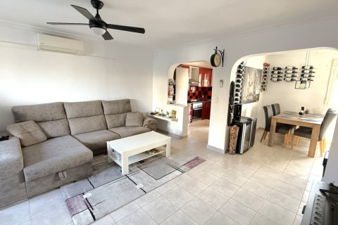 Radhus till salu Torrevieja, Alicante, Spanien 2 sovrum, 92 kvm. Nr. 139566 - foto 1
