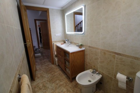 Radhus till salu Torrevieja, Alicante, Spanien 2 sovrum, 80 kvm. Nr. 139562 - foto 22