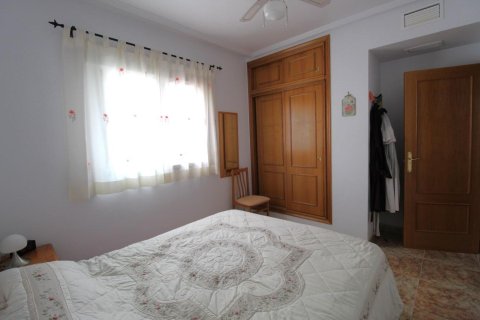 Radhus till salu Torrevieja, Alicante, Spanien 2 sovrum, 80 kvm. Nr. 139562 - foto 17