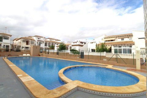 Radhus till salu Torrevieja, Alicante, Spanien 2 sovrum, 80 kvm. Nr. 139562 - foto 1
