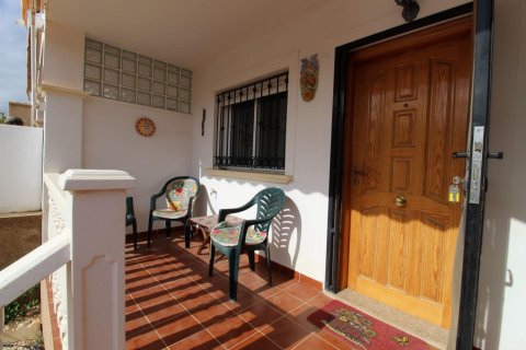Radhus till salu Torrevieja, Alicante, Spanien 2 sovrum, 80 kvm. Nr. 139562 - foto 5