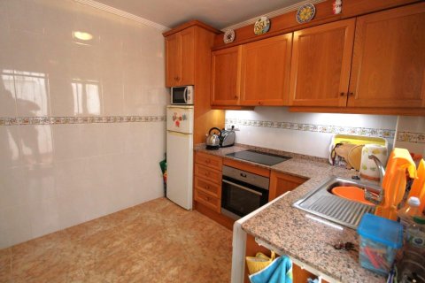 Radhus till salu Torrevieja, Alicante, Spanien 2 sovrum, 80 kvm. Nr. 139562 - foto 14