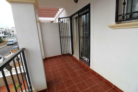 Radhus till salu Torrevieja, Alicante, Spanien 2 sovrum, 80 kvm. Nr. 139562 - foto 20