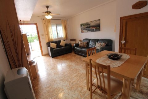 Radhus till salu Torrevieja, Alicante, Spanien 2 sovrum, 80 kvm. Nr. 139562 - foto 10