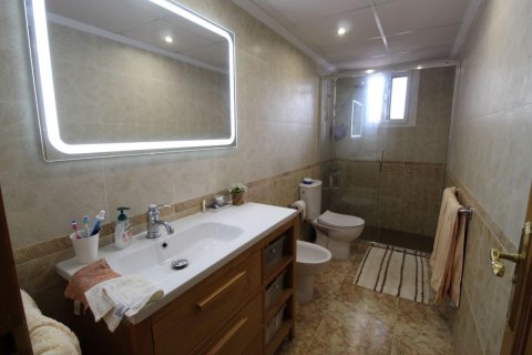 Radhus till salu Torrevieja, Alicante, Spanien 2 sovrum, 80 kvm. Nr. 139562 - foto 21